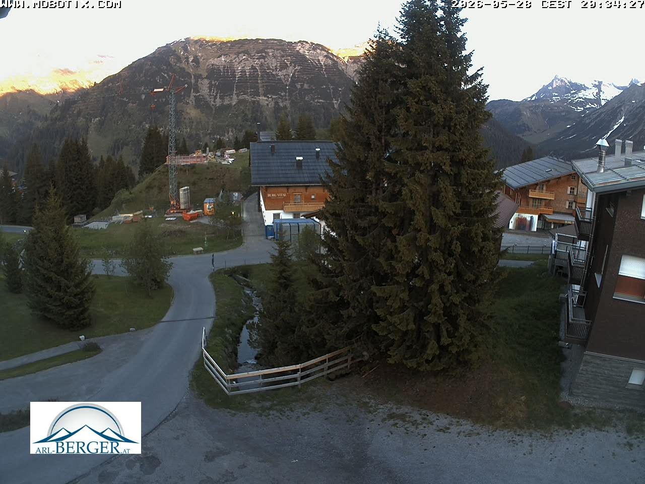 Archived image Webcam Oberlech: guest house Berger