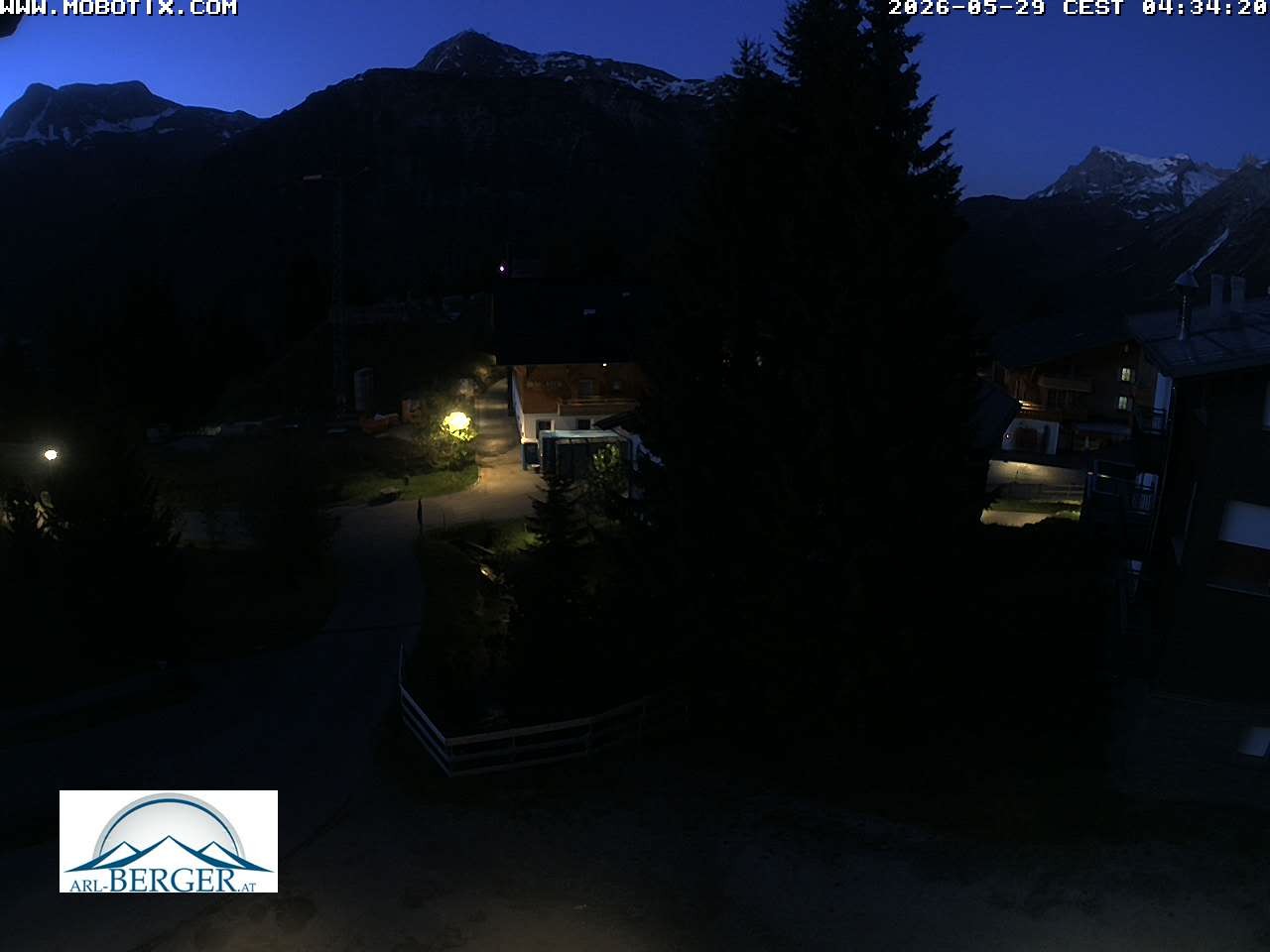 Archived image Webcam Oberlech: guest house Berger