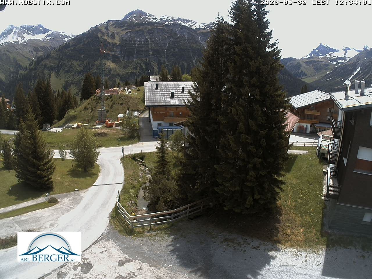 Archived image Webcam Oberlech: guest house Berger