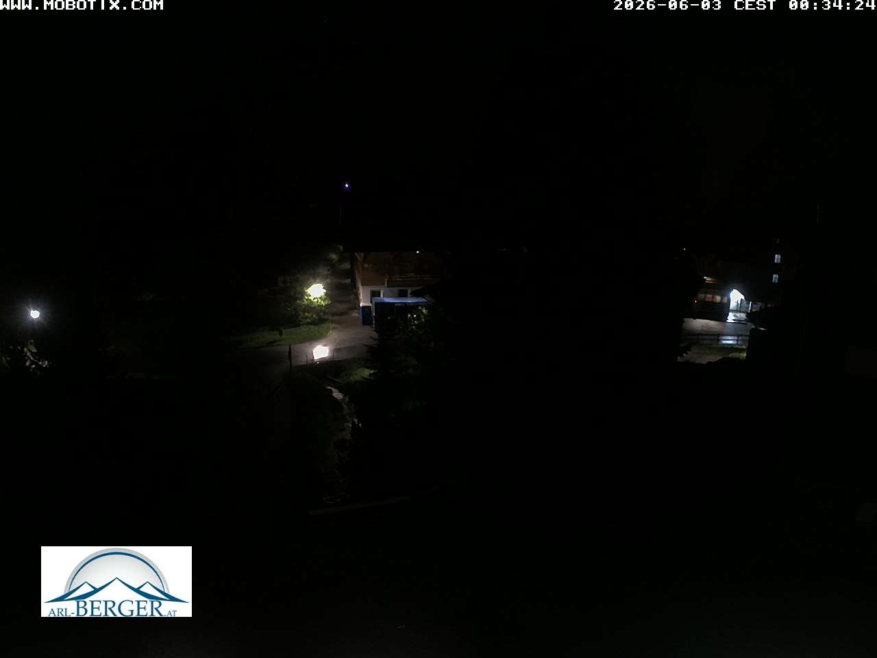 Archived image Webcam Oberlech: guest house Berger