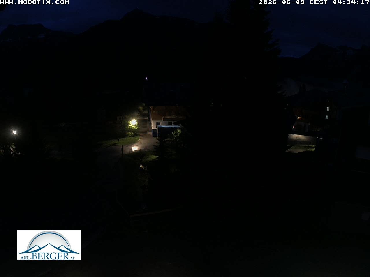 Archived image Webcam Oberlech: guest house Berger