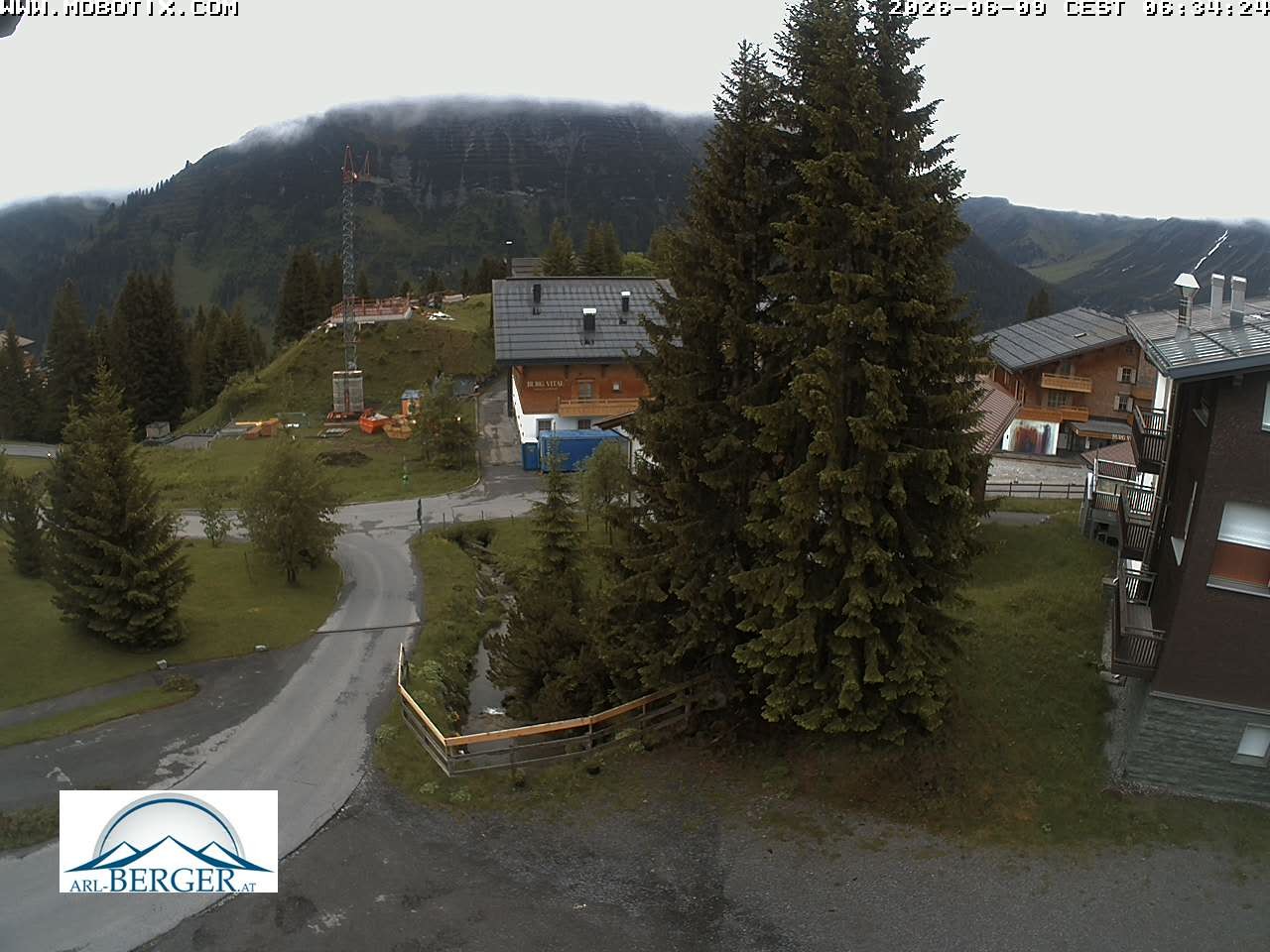 Archived image Webcam Oberlech: guest house Berger