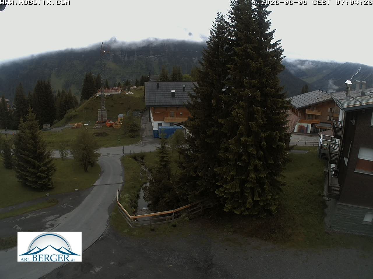Archived image Webcam Oberlech: guest house Berger