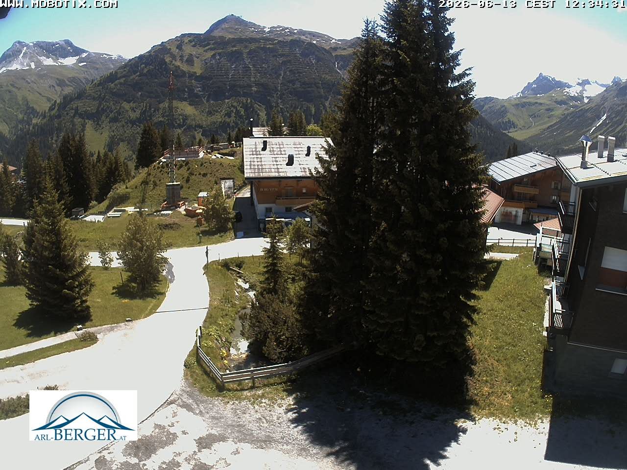 Archiv Foto Webcam Oberlech: Pension Berger
