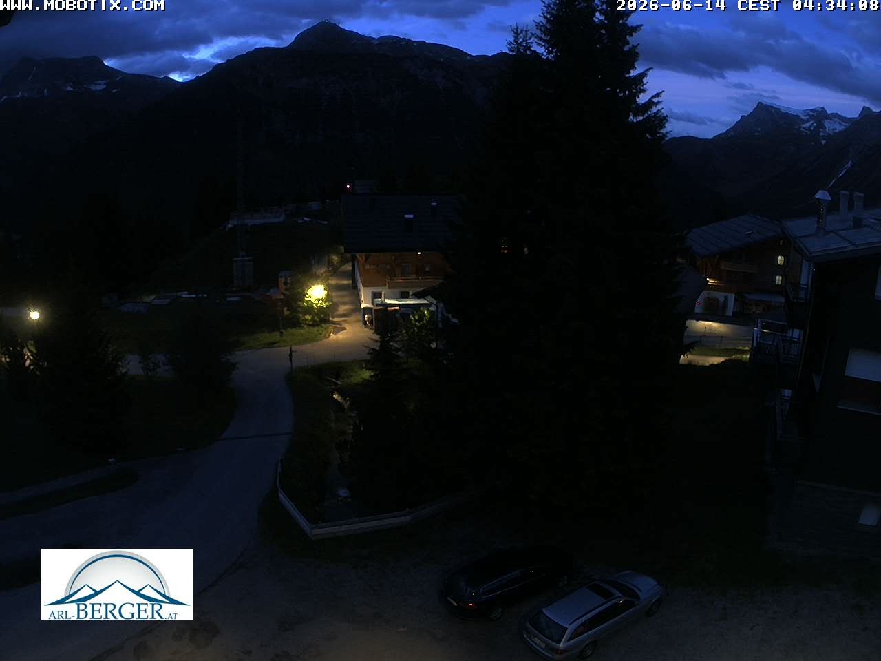 Archived image Webcam Oberlech: guest house Berger