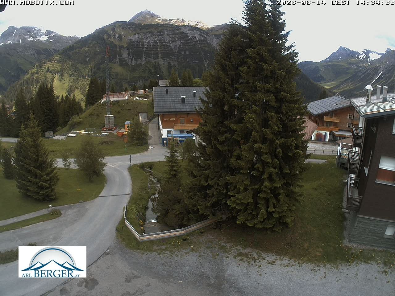 Archived image Webcam Oberlech: guest house Berger