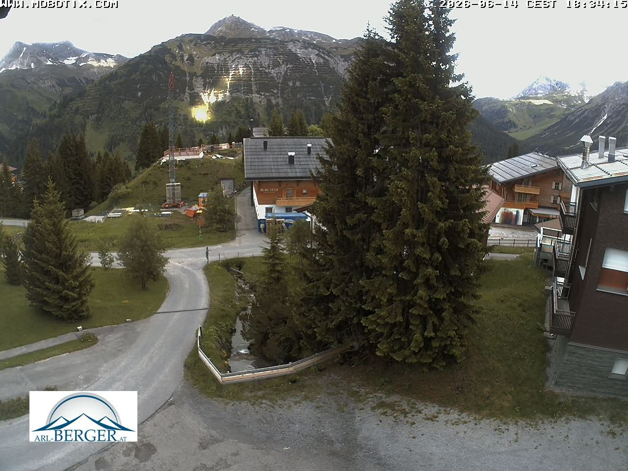 Archived image Webcam Oberlech: guest house Berger