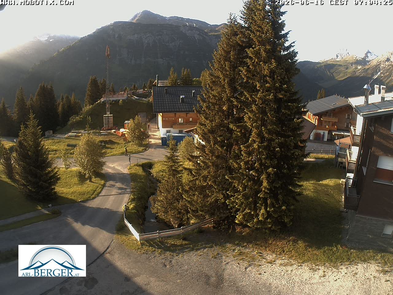 Archiv Foto Webcam Oberlech: Pension Berger