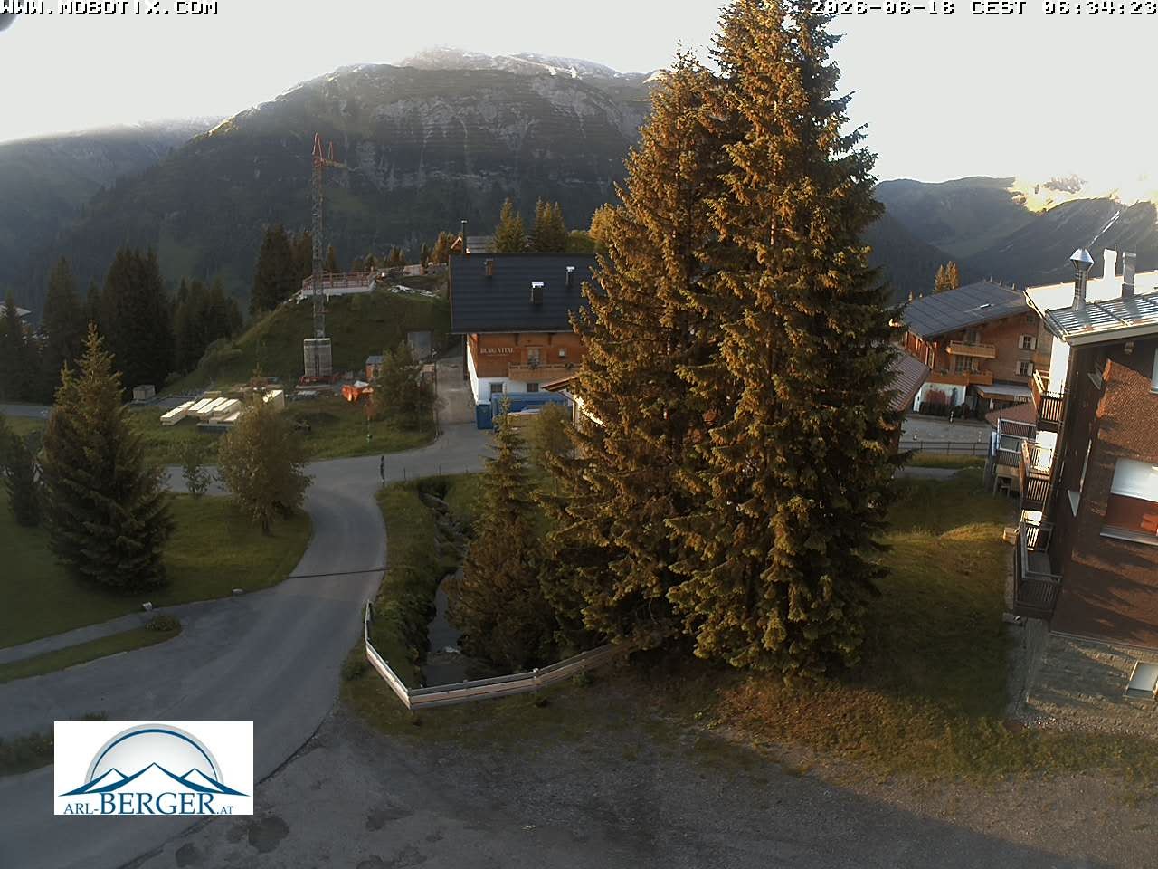 Archiv Foto Webcam Oberlech: Pension Berger