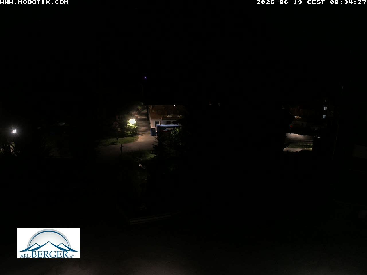 Archived image Webcam Oberlech: guest house Berger