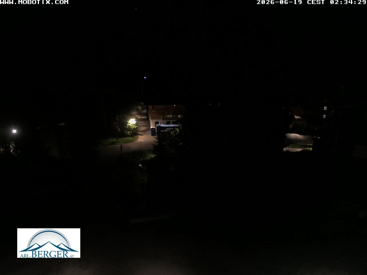Archived image Webcam Oberlech: guest house Berger