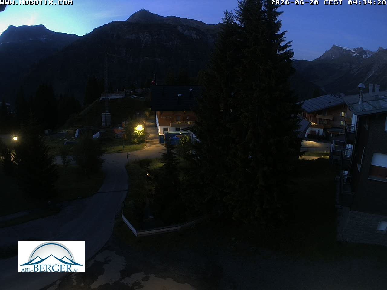 Archived image Webcam Oberlech: guest house Berger