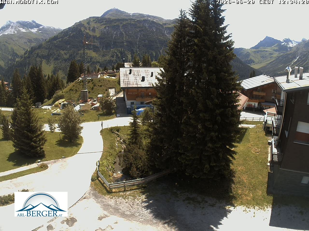 Archived image Webcam Oberlech: guest house Berger