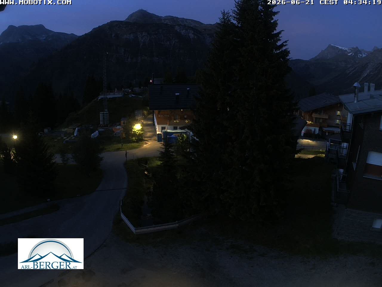 Archived image Webcam Oberlech: guest house Berger