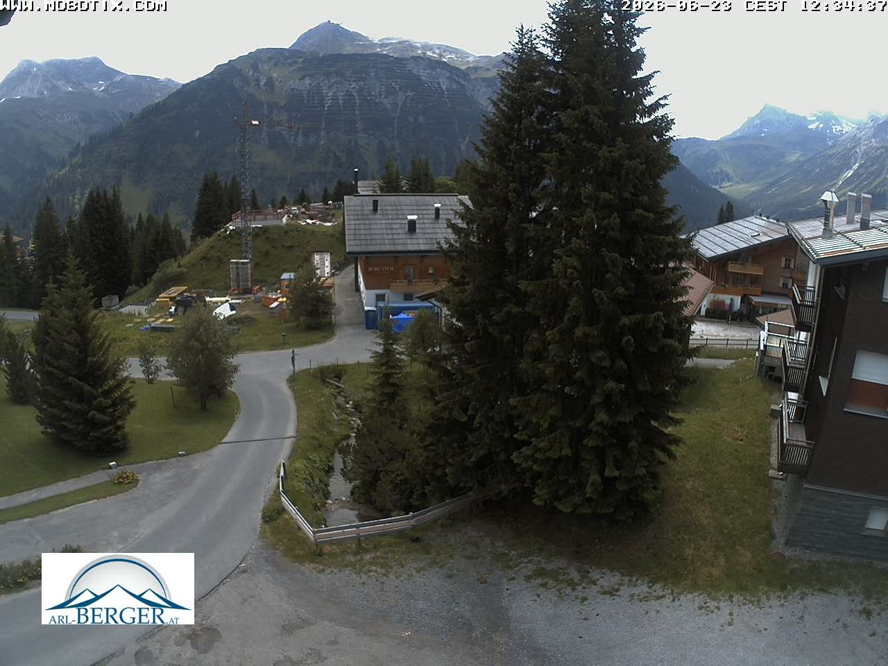Archived image Webcam Oberlech: guest house Berger