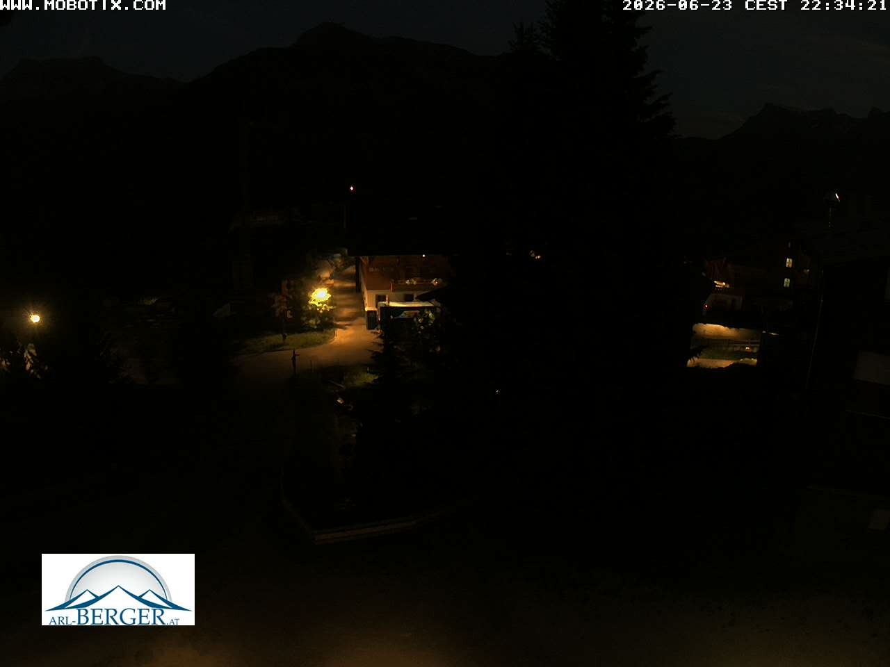 Archived image Webcam Oberlech: guest house Berger