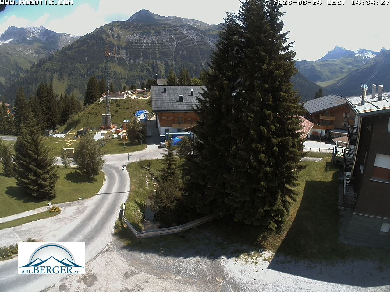 Archiv Foto Webcam Oberlech: Pension Berger
