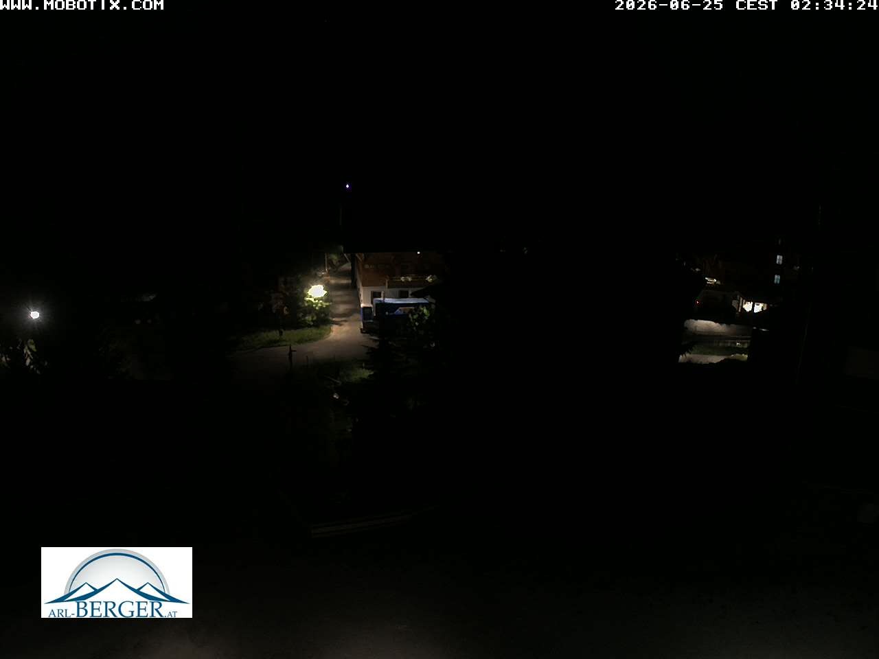 Archived image Webcam Oberlech: guest house Berger