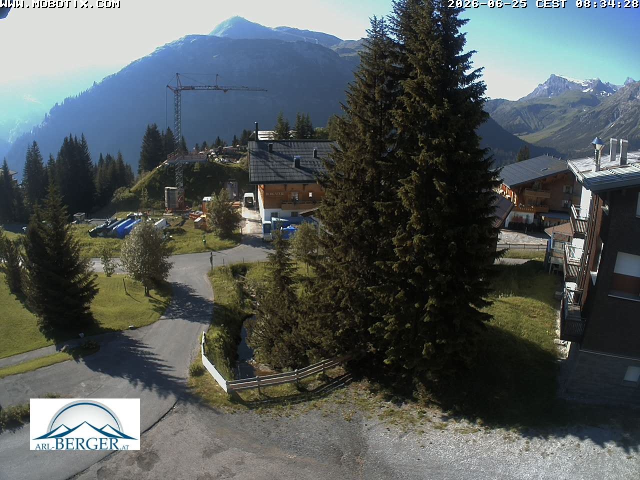 Archived image Webcam Oberlech: guest house Berger
