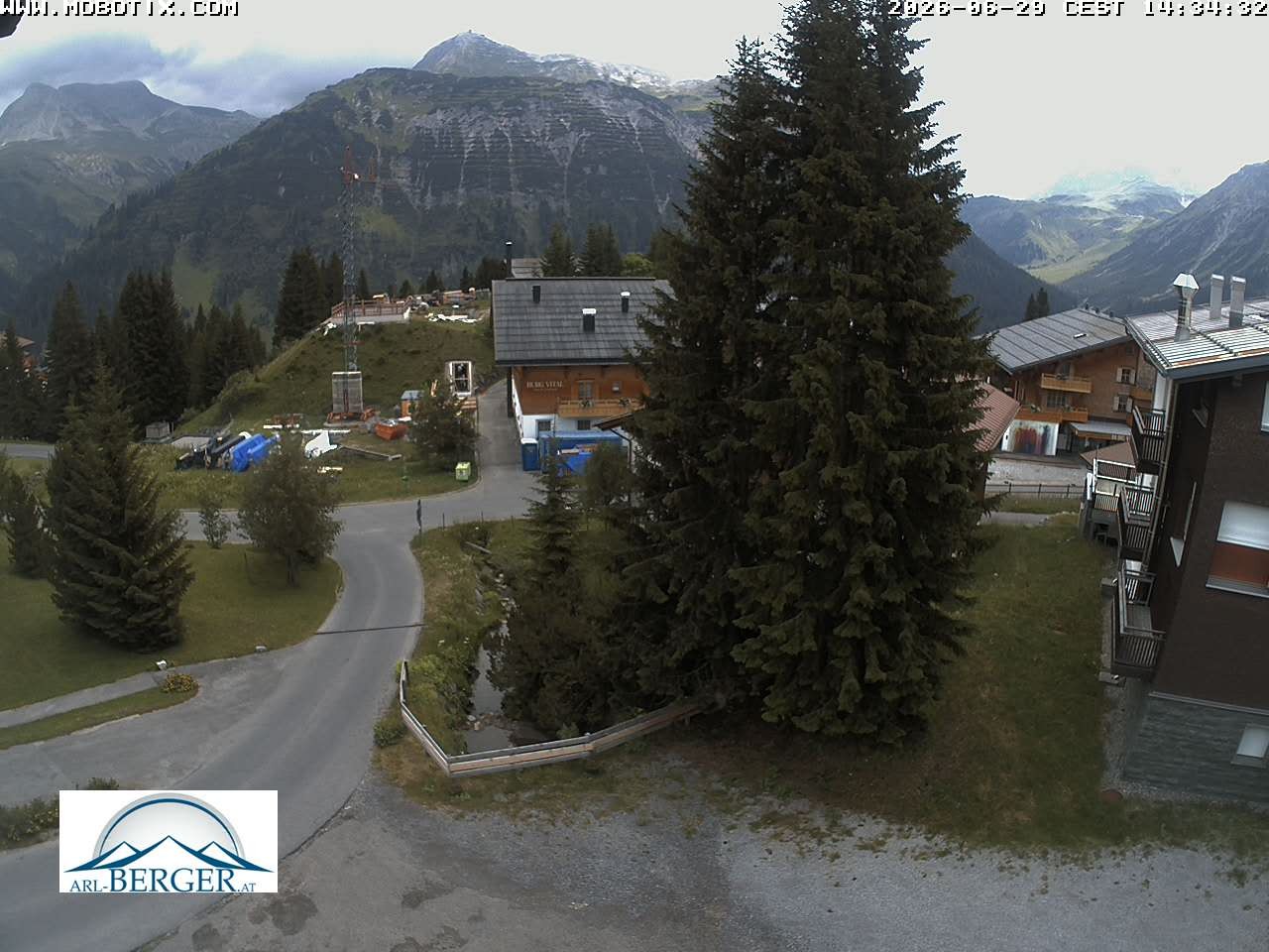 Archived image Webcam Oberlech: guest house Berger