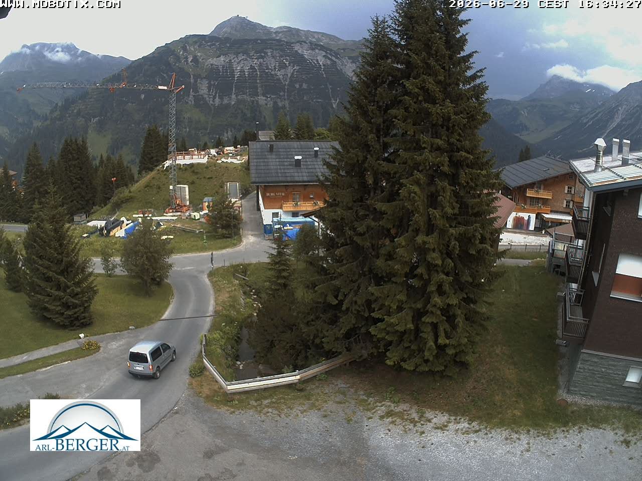 Archived image Webcam Oberlech: guest house Berger