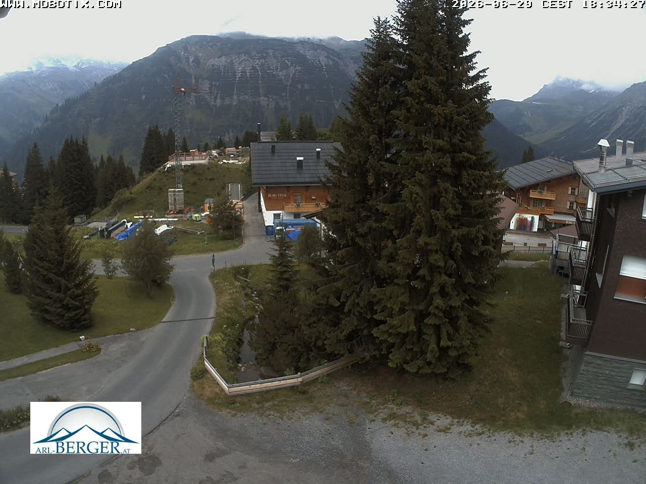 Archived image Webcam Oberlech: guest house Berger