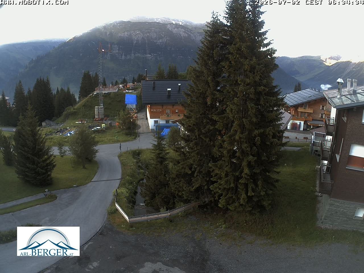 Archived image Webcam Oberlech: guest house Berger