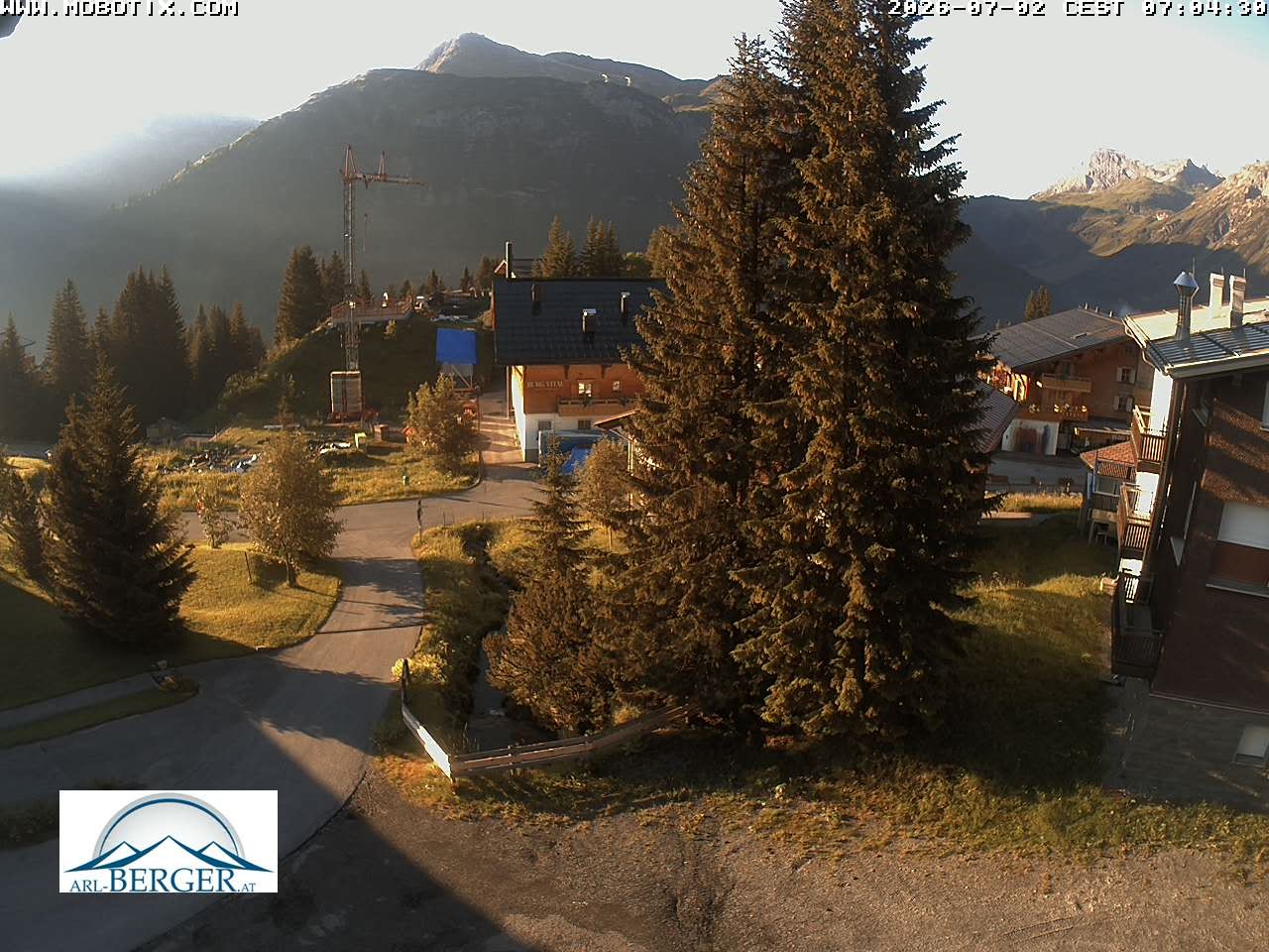 Archived image Webcam Oberlech: guest house Berger