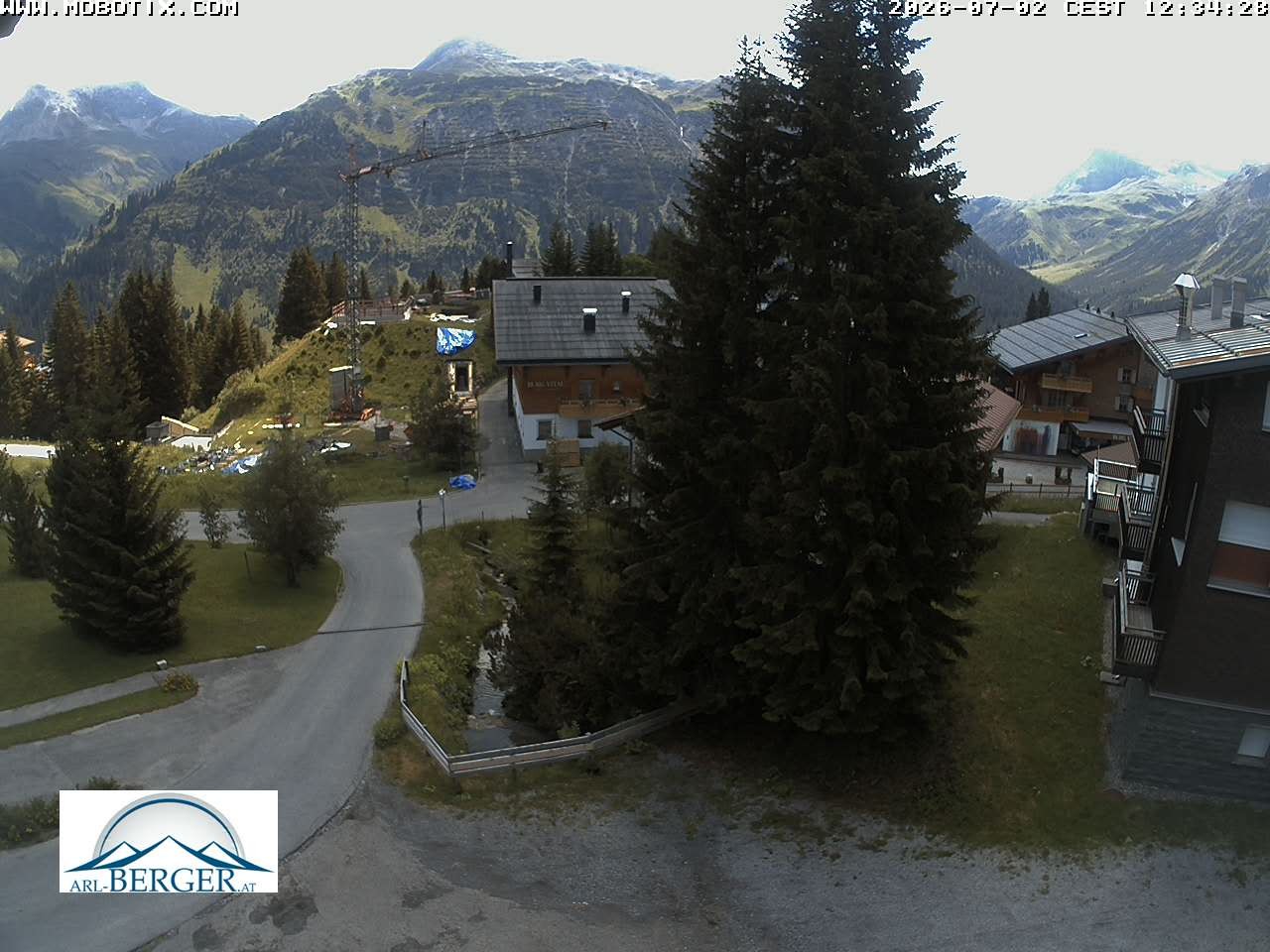 Archived image Webcam Oberlech: guest house Berger