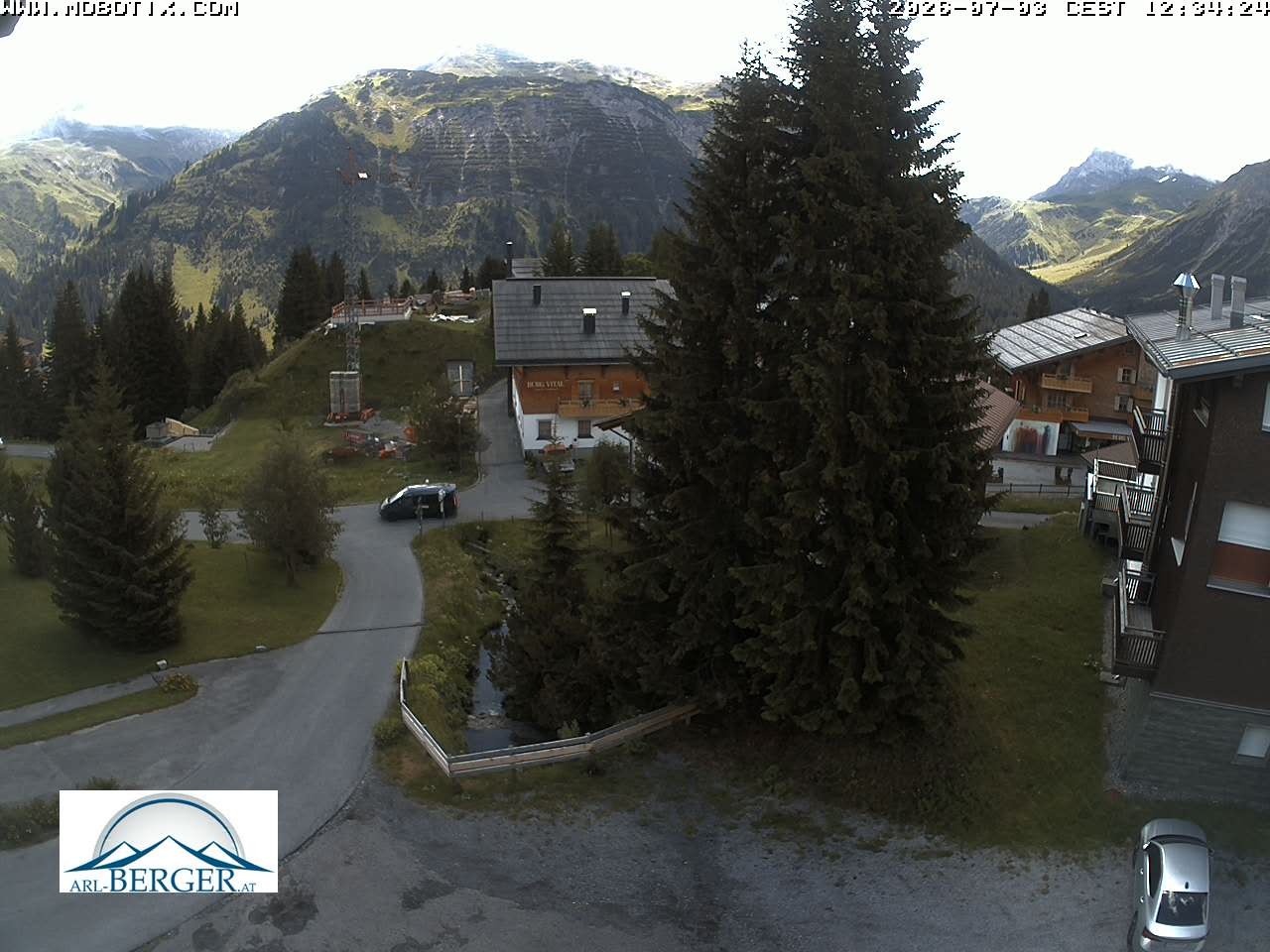 Archived image Webcam Oberlech: guest house Berger