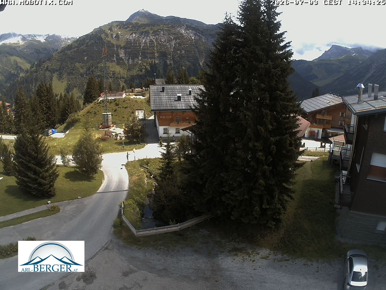 Archived image Webcam Oberlech: guest house Berger