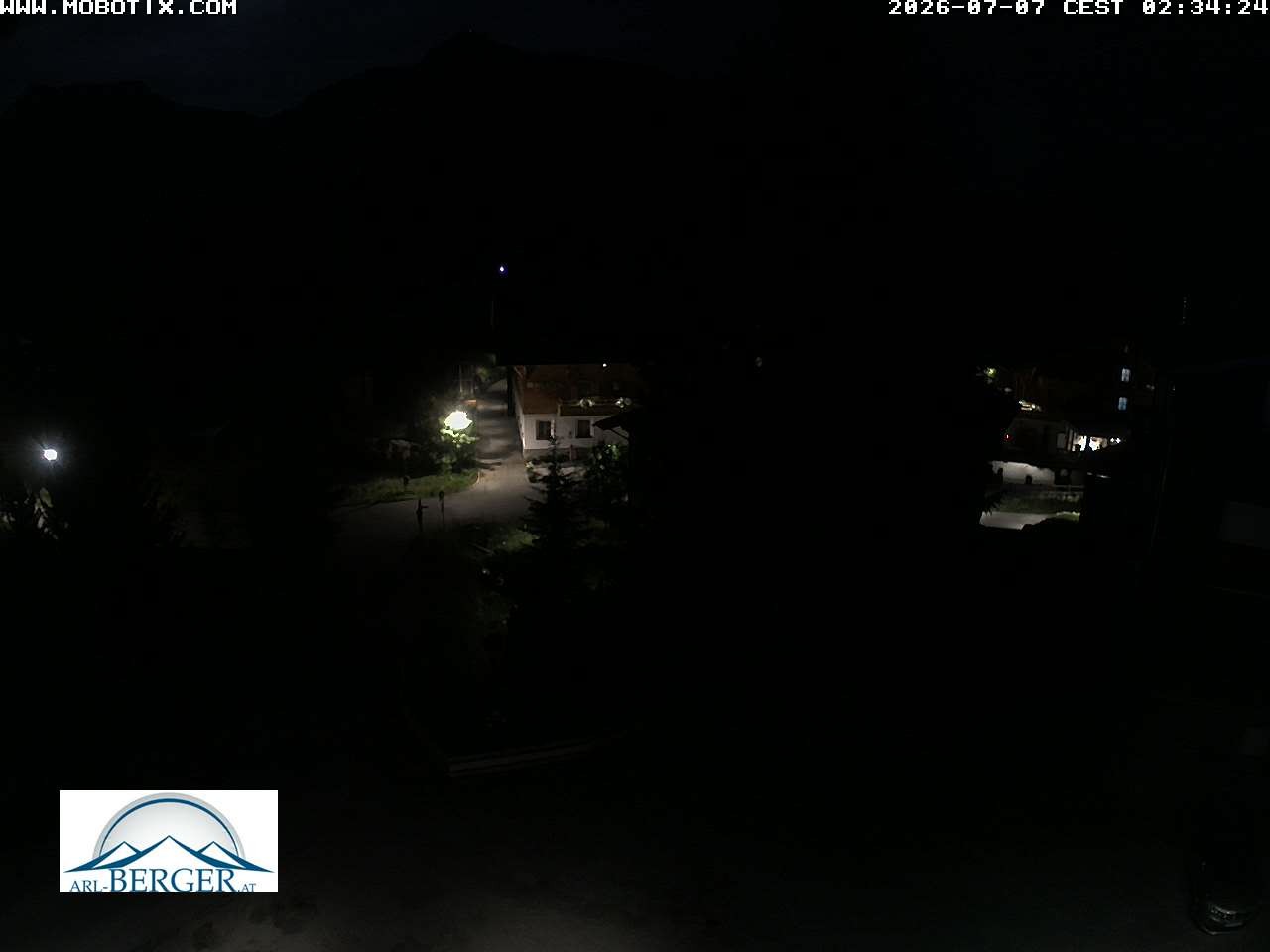 Archived image Webcam Oberlech: guest house Berger