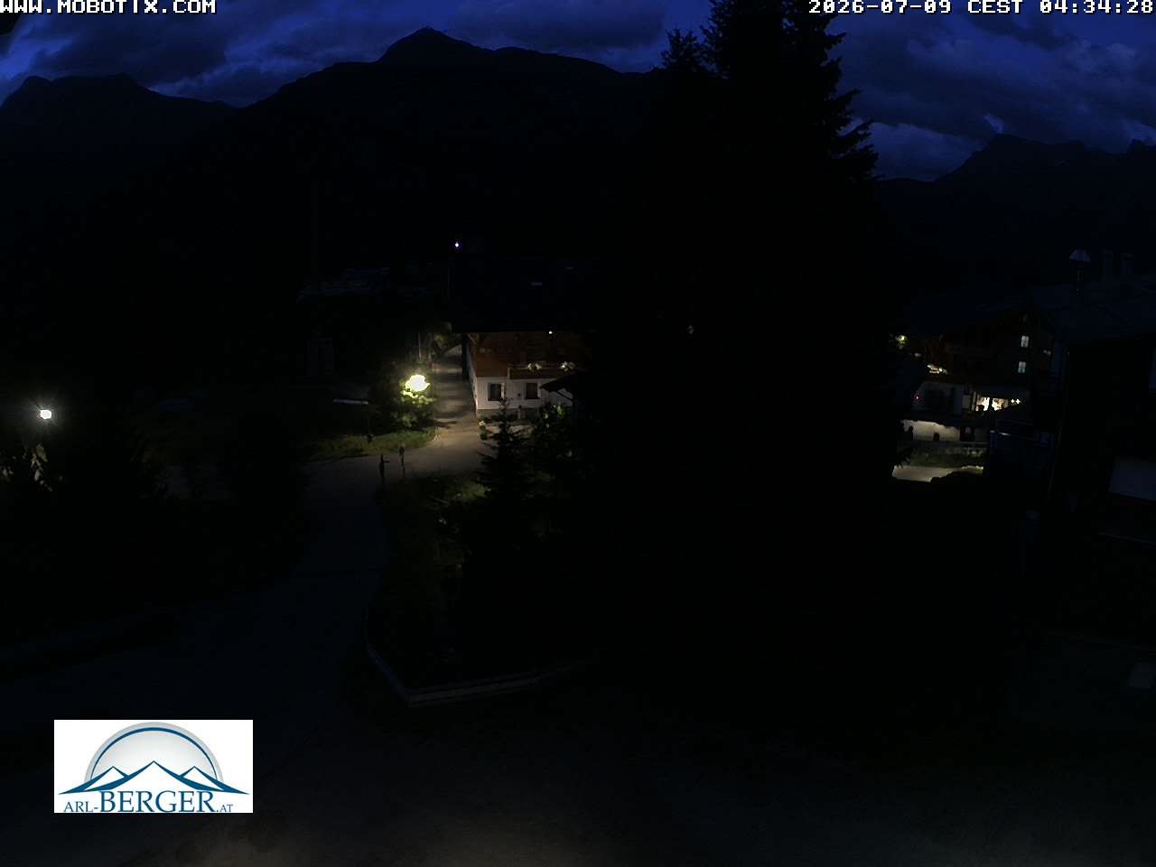 Archived image Webcam Oberlech: guest house Berger