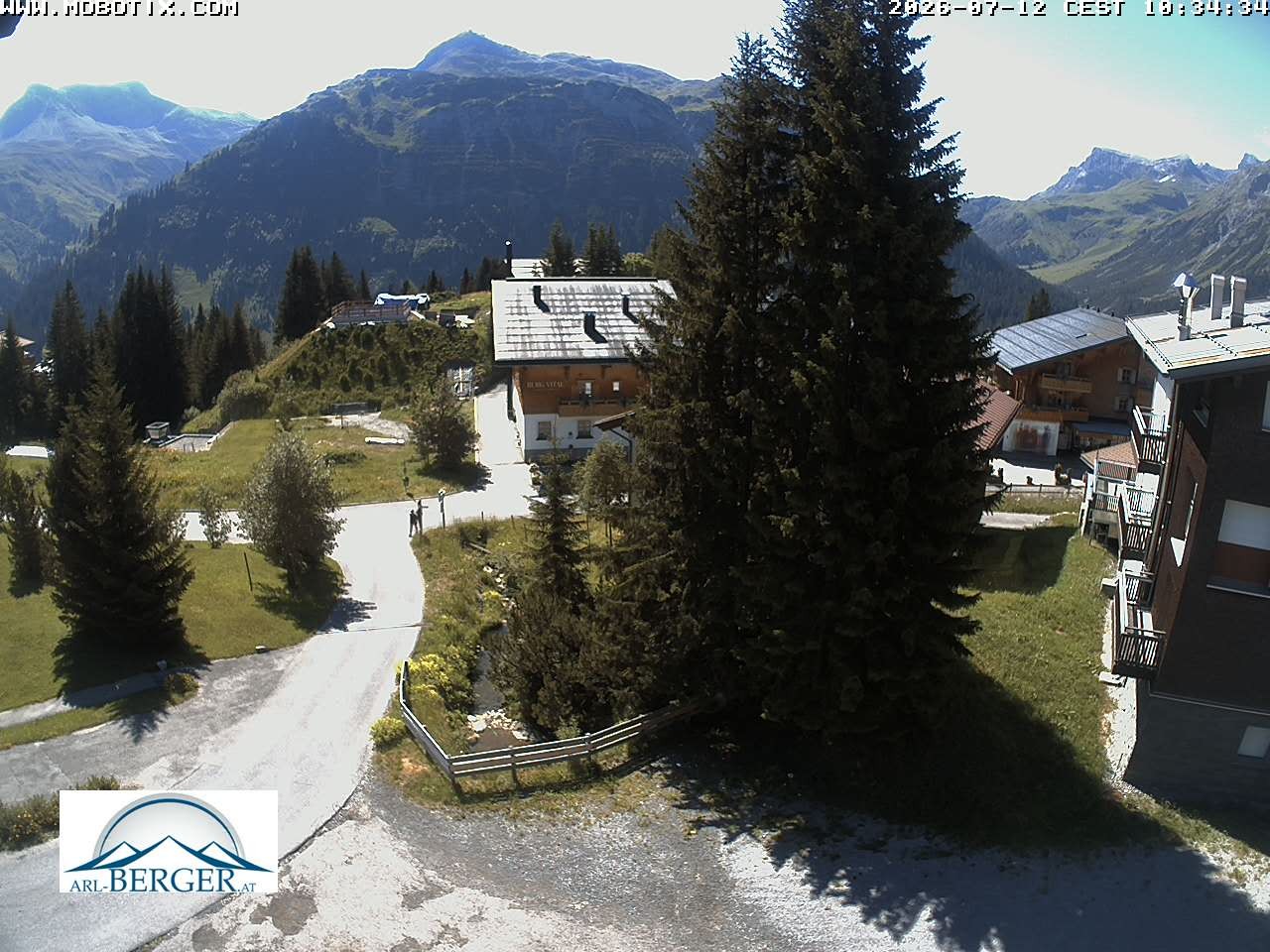 Archiv Foto Webcam Oberlech: Pension Berger