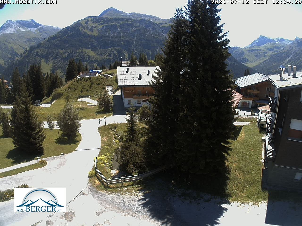 Archiv Foto Webcam Oberlech: Pension Berger