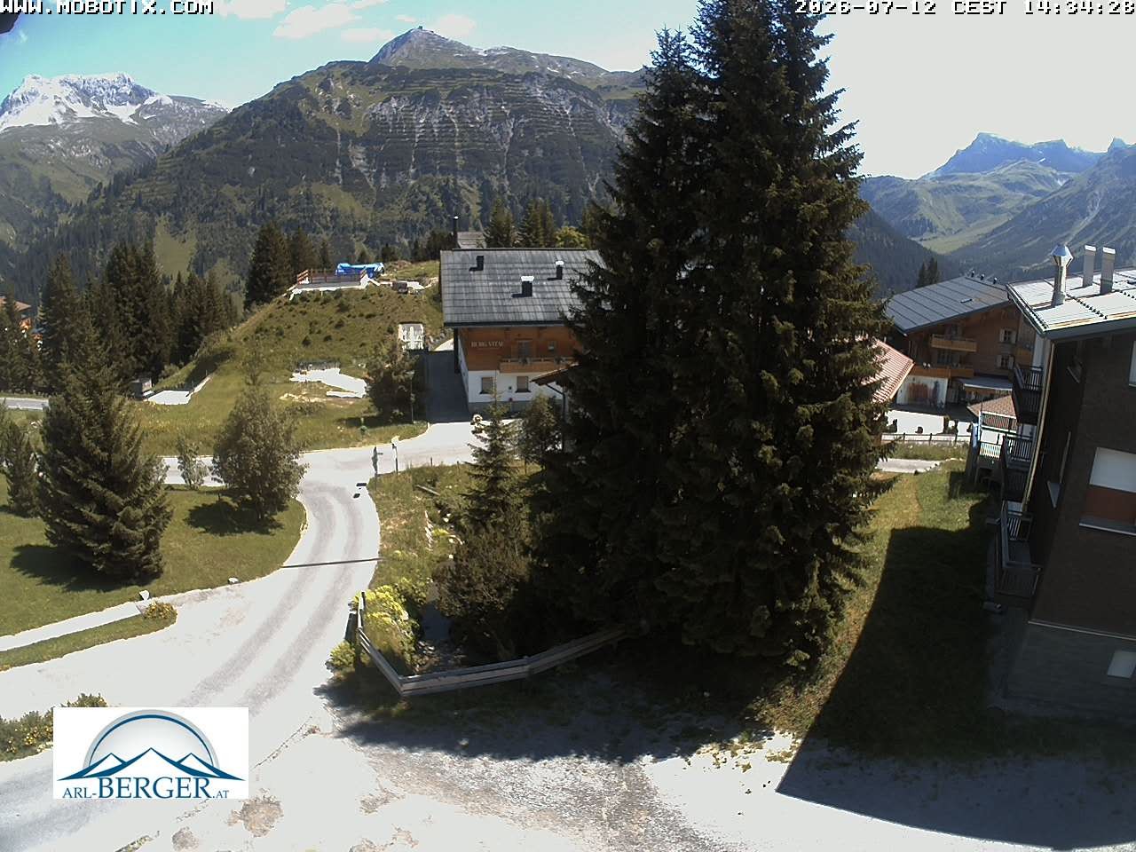 Archiv Foto Webcam Oberlech: Pension Berger