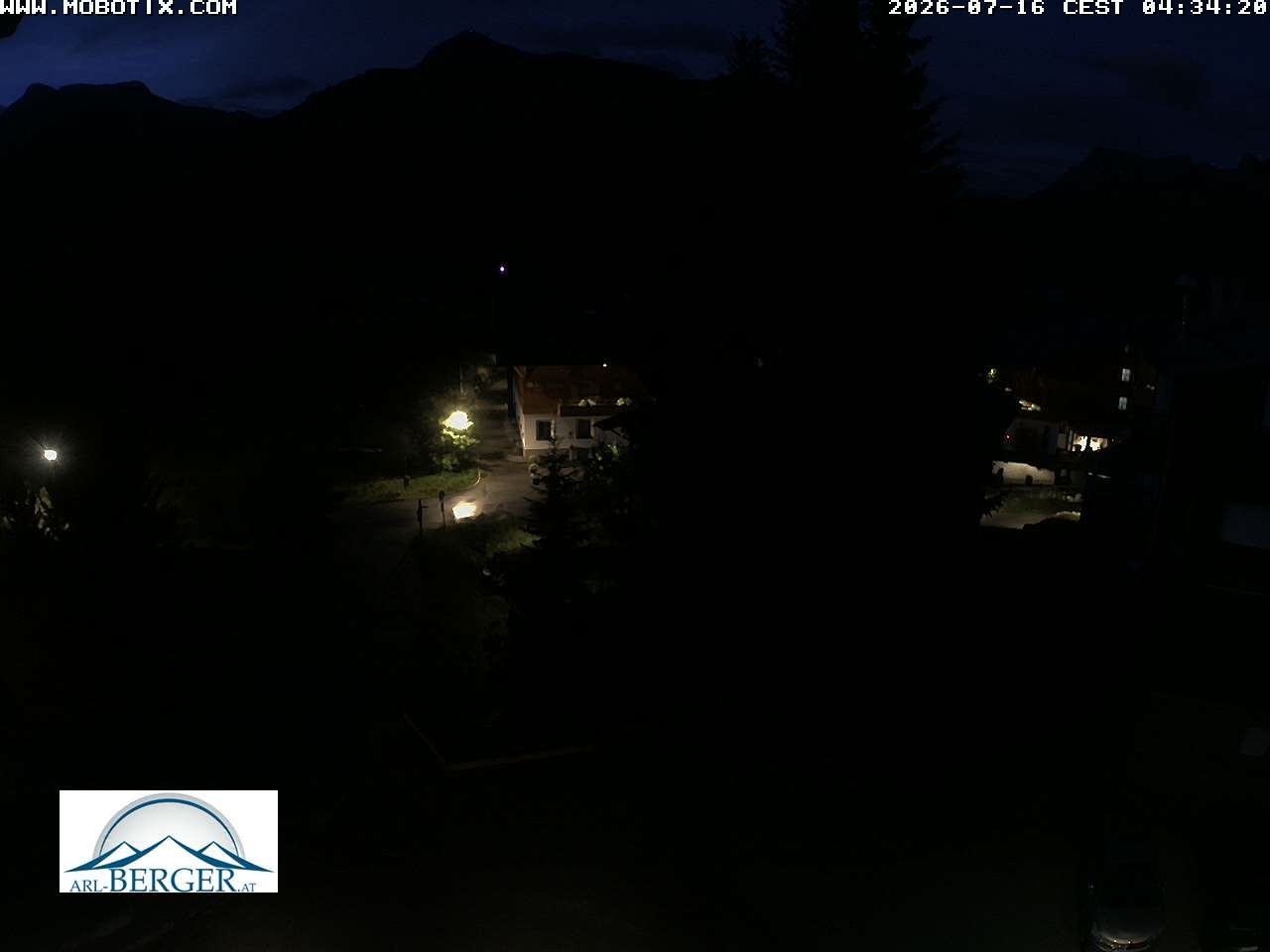 Archived image Webcam Oberlech: guest house Berger