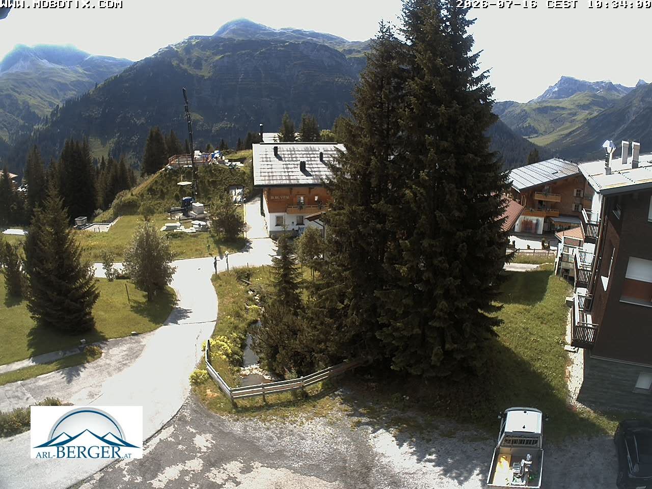 Archiv Foto Webcam Oberlech: Pension Berger