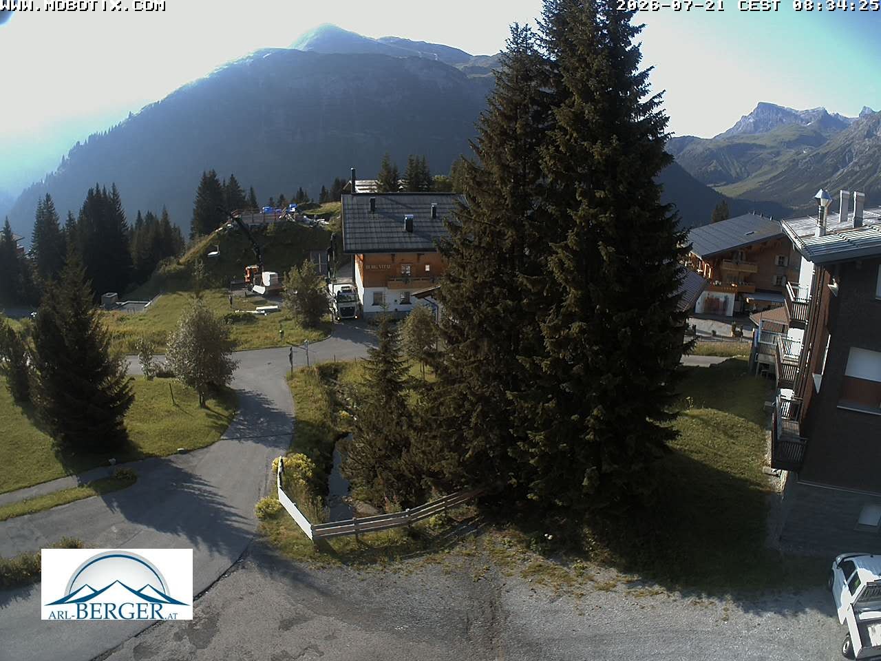 Archiv Foto Webcam Oberlech: Pension Berger