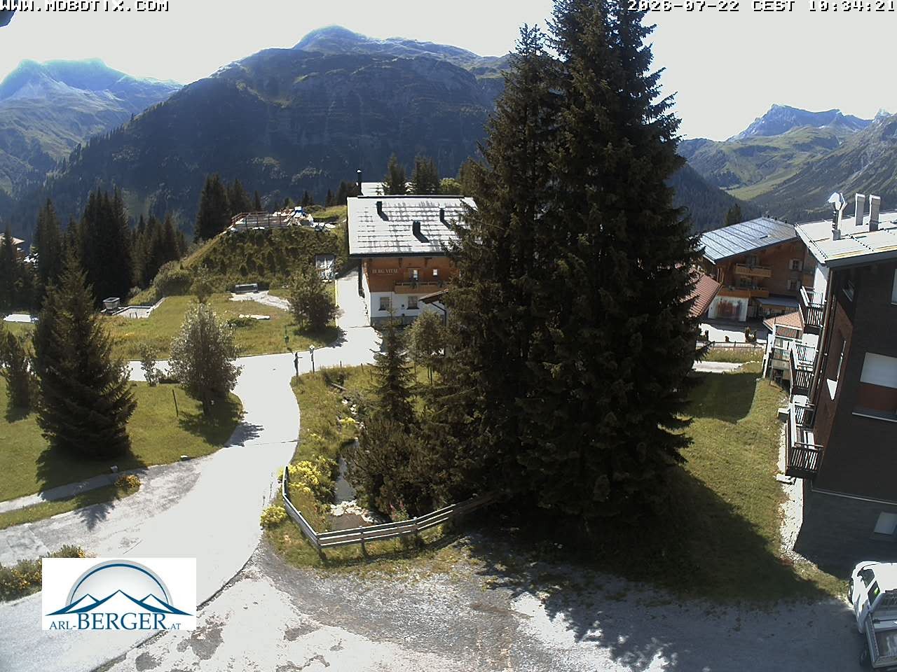 Archiv Foto Webcam Oberlech: Pension Berger