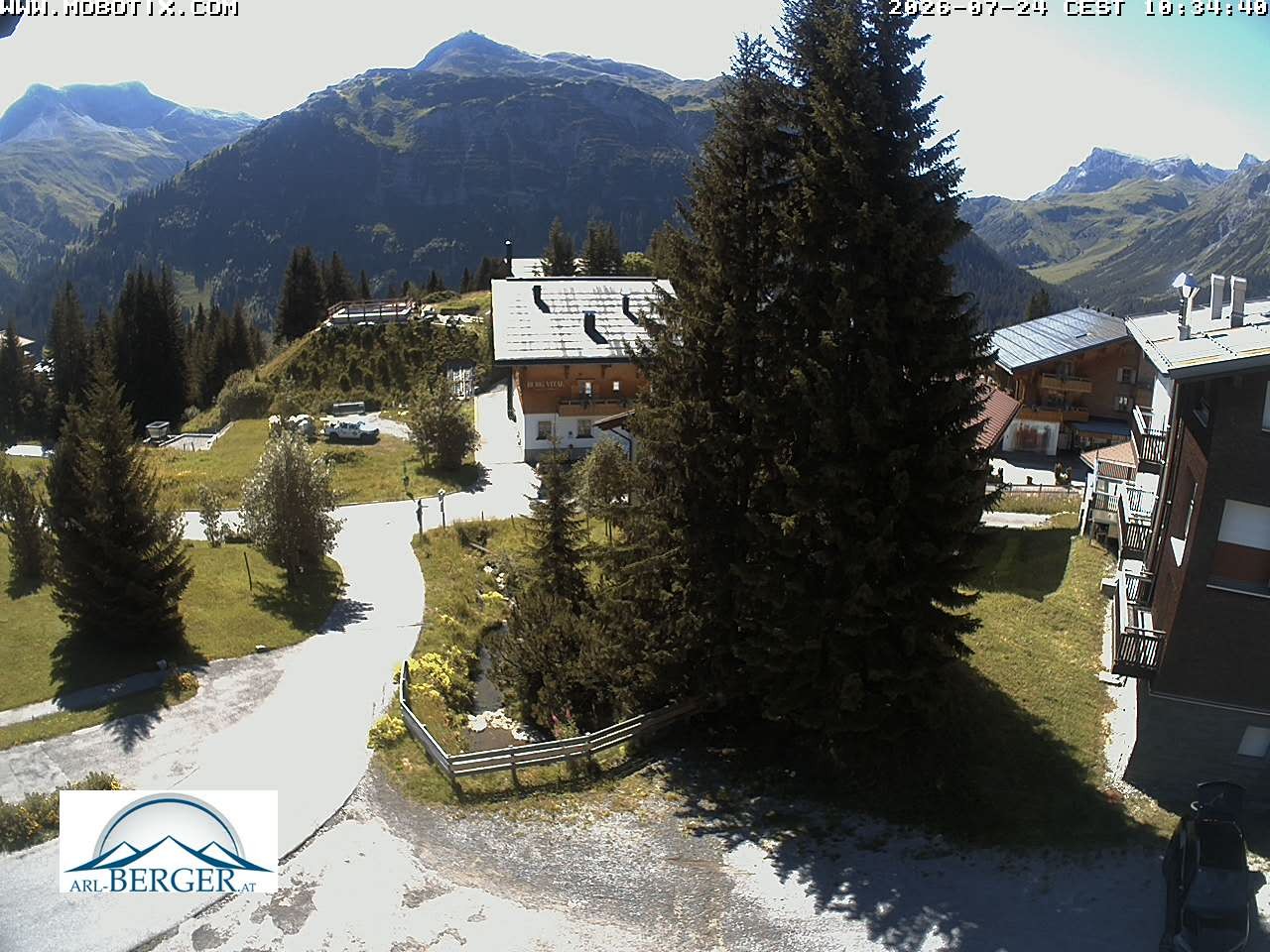 Archiv Foto Webcam Oberlech: Pension Berger