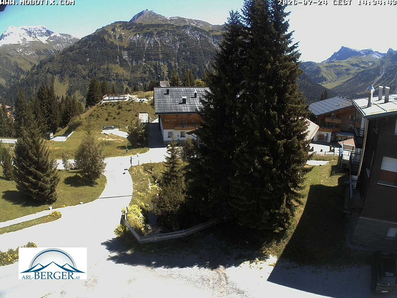Archiv Foto Webcam Oberlech: Pension Berger