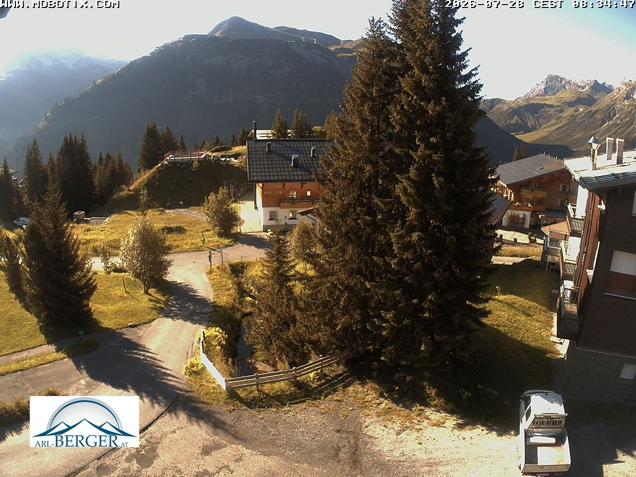 Archiv Foto Webcam Oberlech: Pension Berger