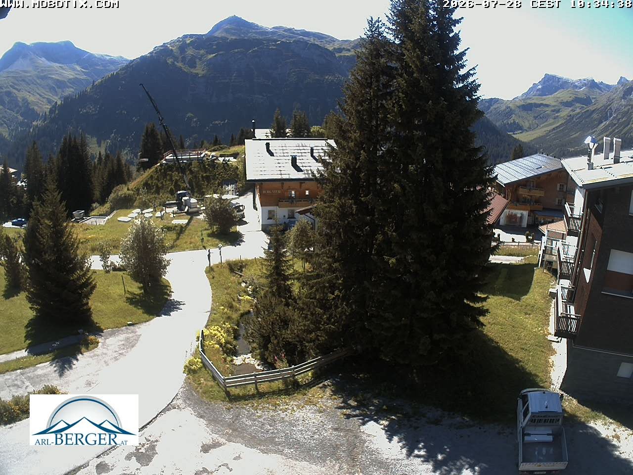 Archiv Foto Webcam Oberlech: Pension Berger