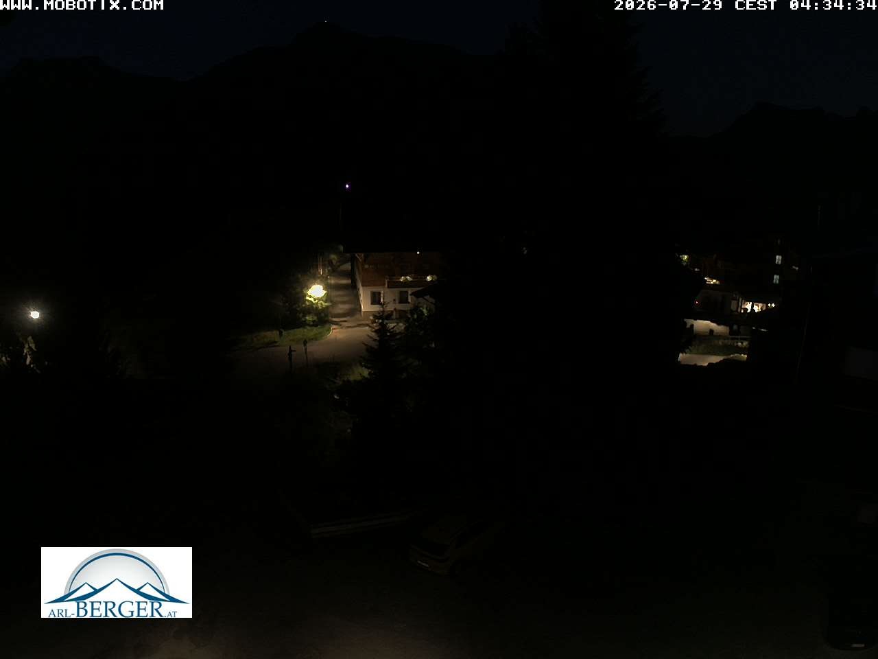 Archived image Webcam Oberlech: guest house Berger