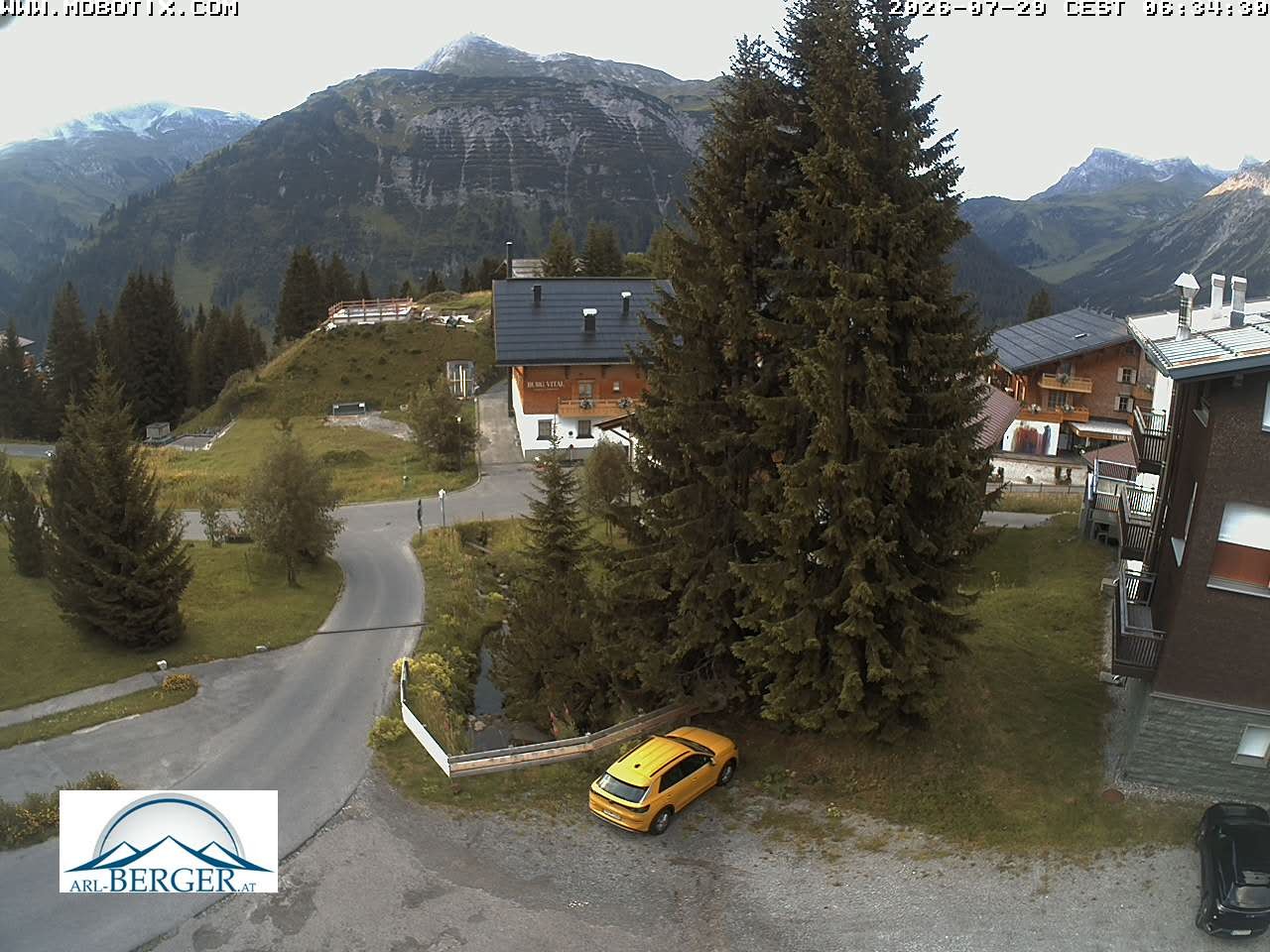Archived image Webcam Oberlech: guest house Berger