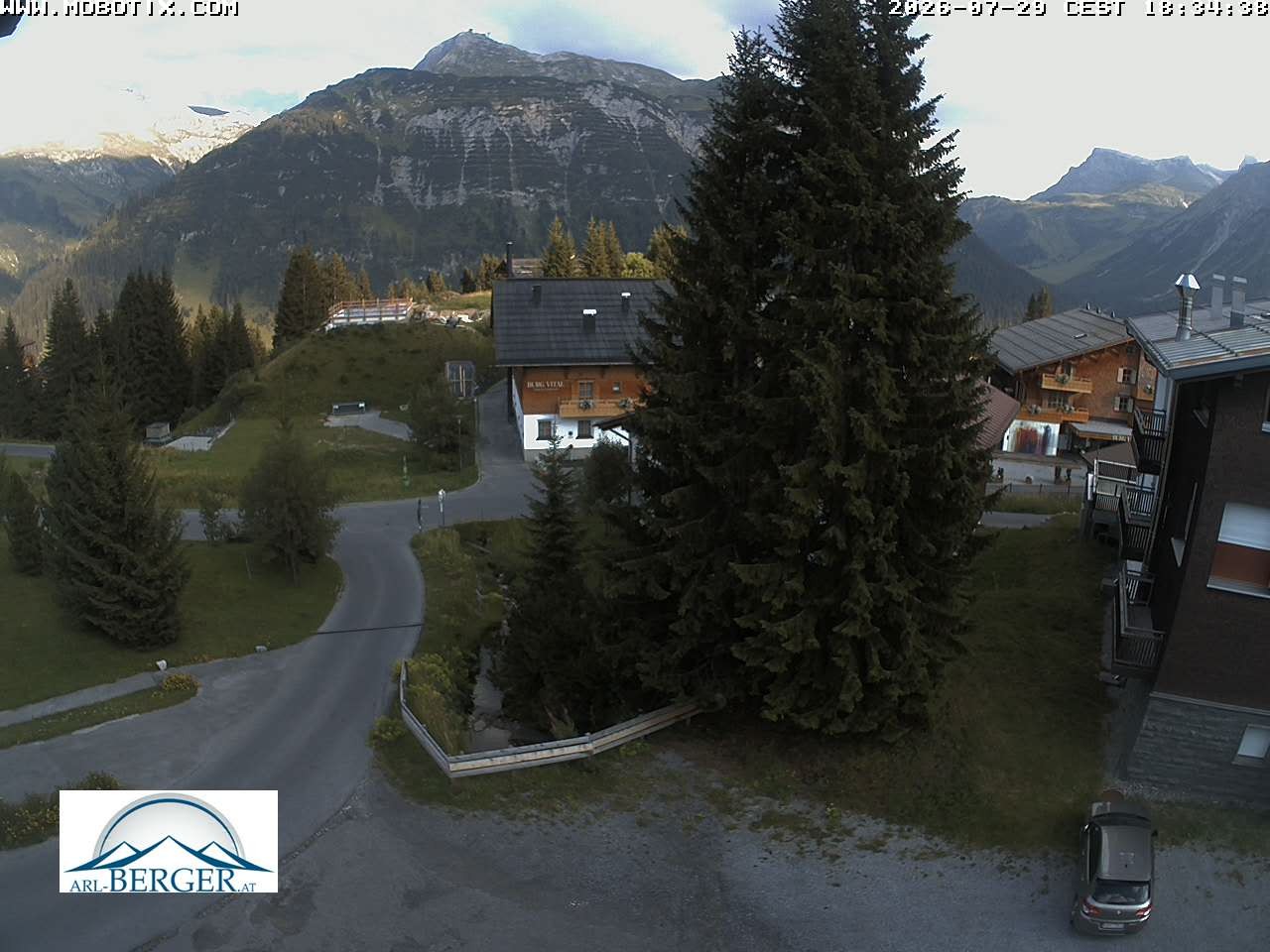 Archiv Foto Webcam Oberlech: Pension Berger