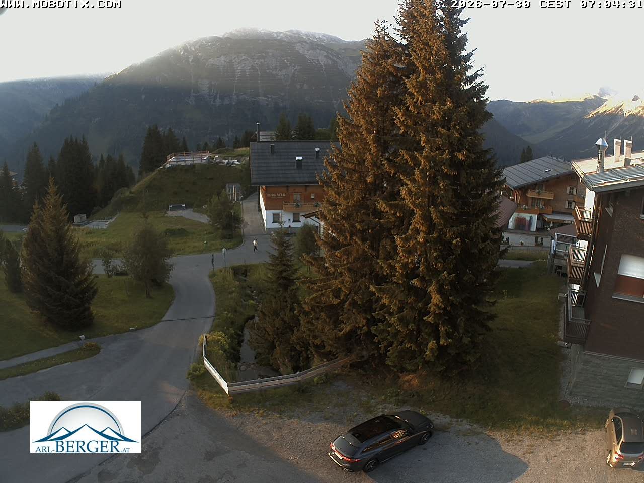 Archiv Foto Webcam Oberlech: Pension Berger