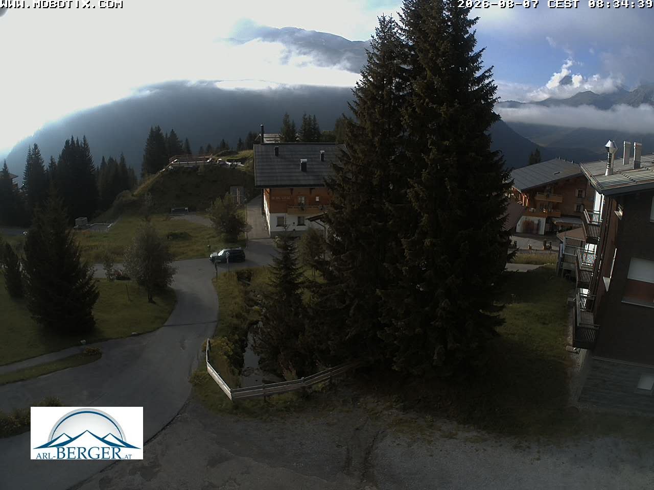 Archiv Foto Webcam Oberlech: Pension Berger