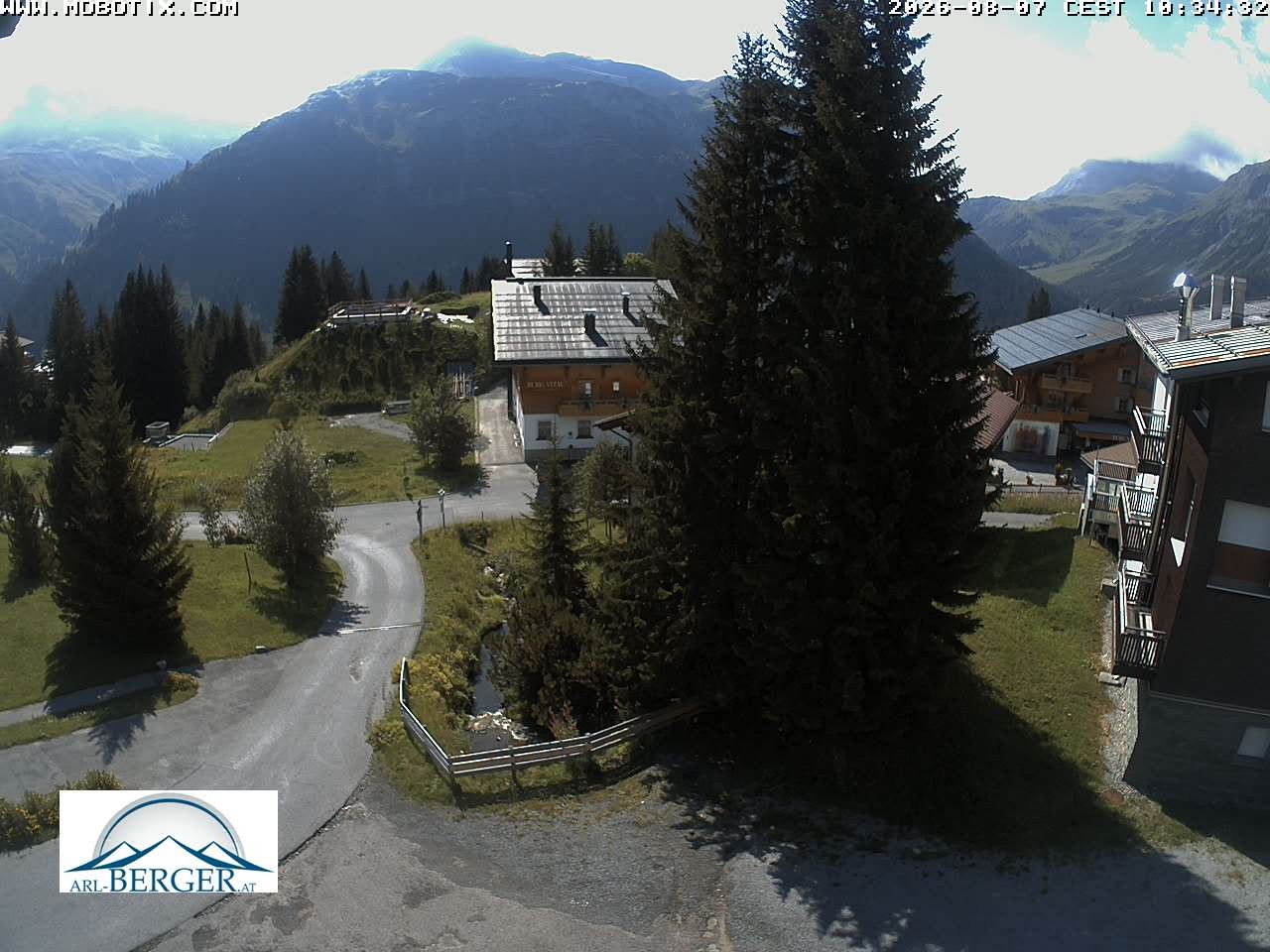 Archiv Foto Webcam Oberlech: Pension Berger